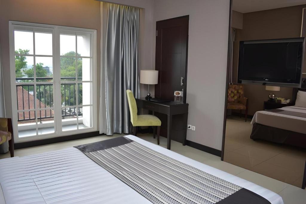The Mirah Hotel Bogor Extérieur photo