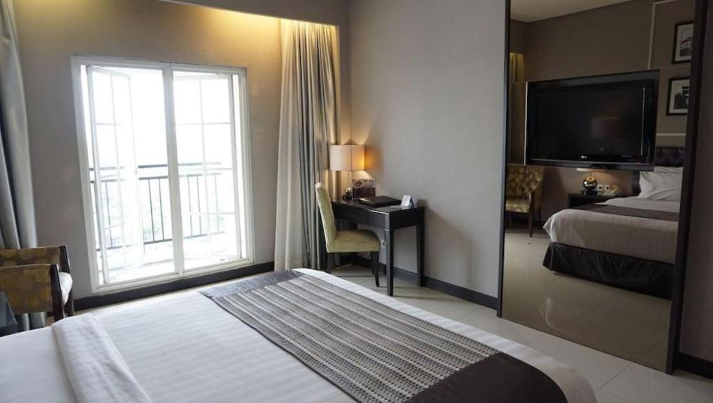 The Mirah Hotel Bogor Extérieur photo