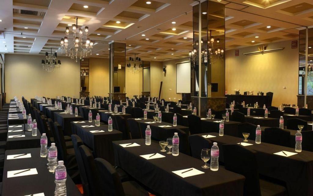 The Mirah Hotel Bogor Extérieur photo