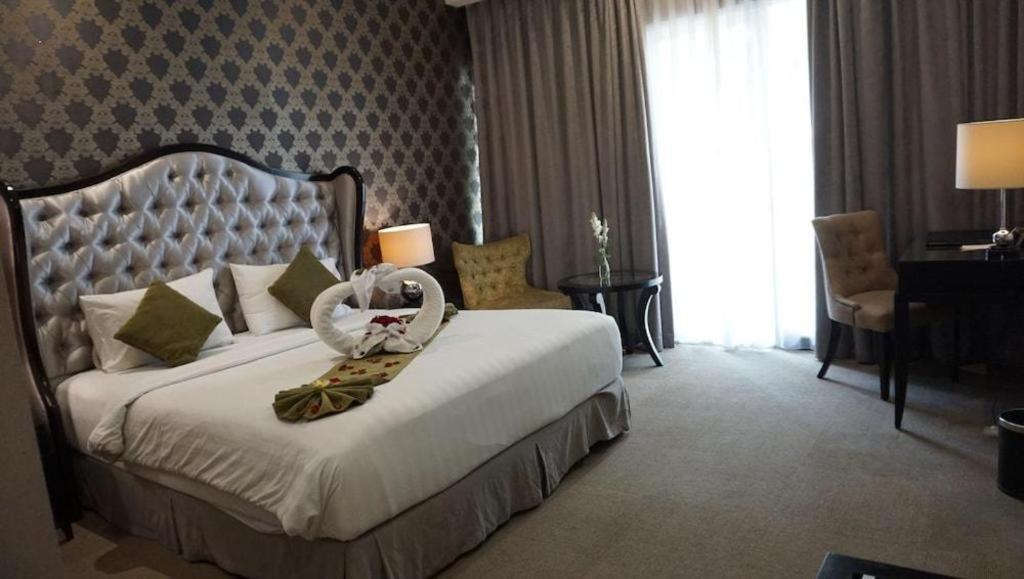 The Mirah Hotel Bogor Extérieur photo