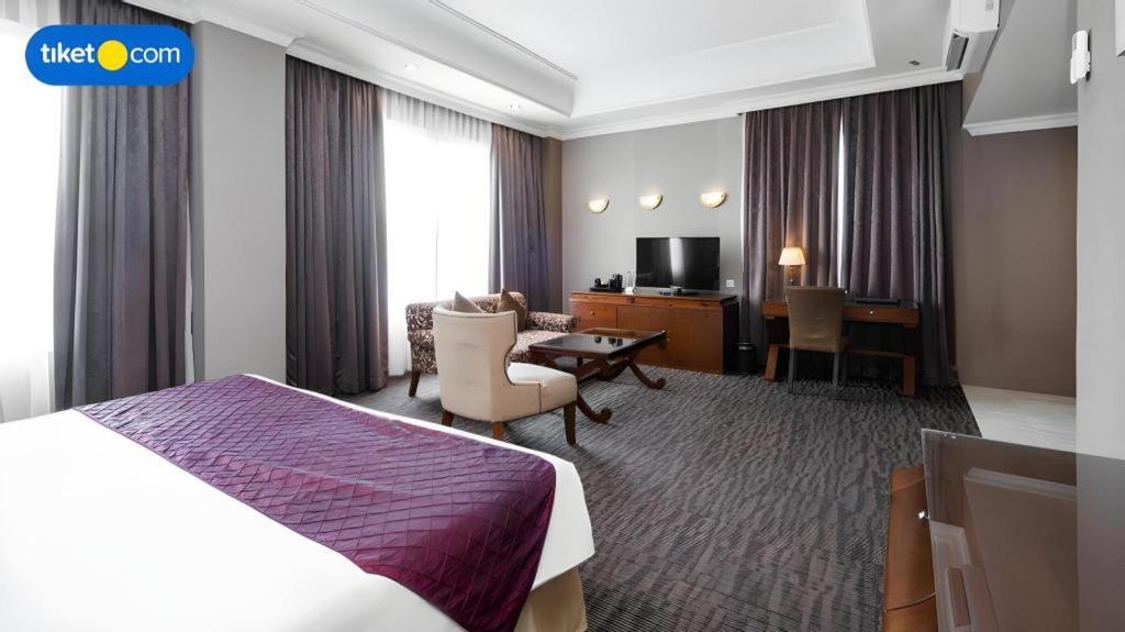 The Mirah Hotel Bogor Extérieur photo