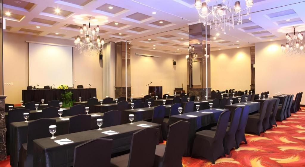 The Mirah Hotel Bogor Extérieur photo