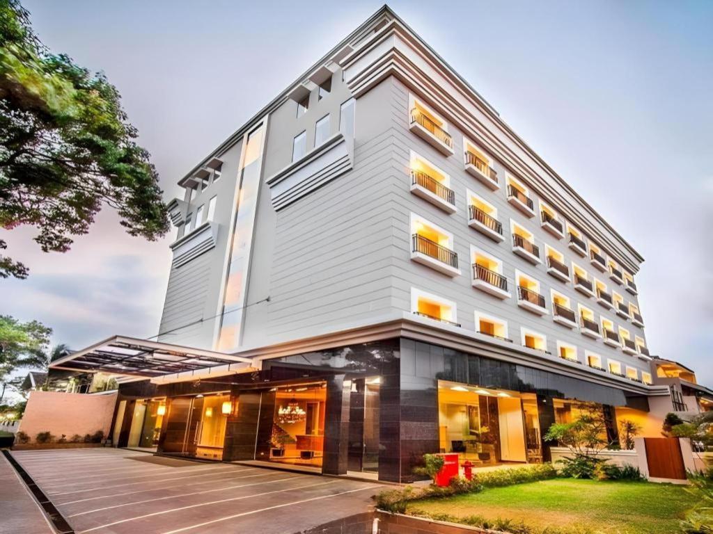 The Mirah Hotel Bogor Extérieur photo